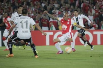 Imágenes del partido entre Santa Fe y Colo Colo correspondiente a la segunda fecha de la Copa Libertadores.