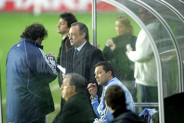 En 2005, el Real Madrid vivió una gran crisis deportiva, sin ganar ningún título y con una plantilla descompensada. Fue eliminado de la Champions por la Juventus y cayó en Copa ante el Valladolid. Vanderlei Luxemburgo no logró imponer un estilo claro. Los fichajes no rindieron como se esperaba, excepto la prometedora llegada de Sergio Ramos. La presión sobre Florentino creció, anticipando su dimisión en 2006.