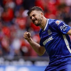 ‘Paulinho’ rompe los esquemas en la Liga MX; dos jugadores en uno