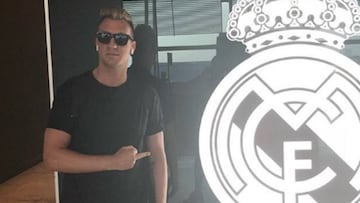 El feo gesto que le dedica Maxi López al escudo del Madrid