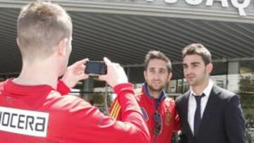 <b>RECIBIMIENTO. </b>Todos los rojiblancos firmaron autógrafos.