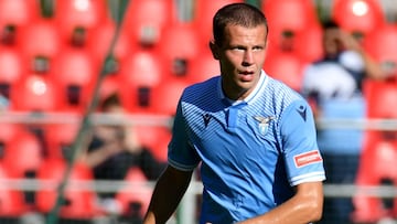 AURONZO DI CADORE, ITALY - SEPTEMBER 04: Denis Vavro of SS Lazio in action during the friendly match SS Lazio v Vicenza on September 04, 2020 in Auronzo di Cadore, Italy. (Photo by Marco Rosi - SS Lazio/Getty Images)
 PUBLICADA 12/03/21 NA MA18 1COL