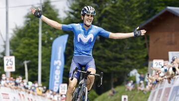Antonio Pedrero celebra su victoria en Occitania.