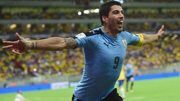 Después de consolidarse como goleador en el Liverpool, Barcelona soltó la “bomba” en 2014 con la incorporación del uruguayo quien ha conseguido su mayor cosecha de títulos en España al alcanzar 12 campeonatos.
