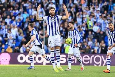 El central realista hizo un gol decisivo para su equipo, suponía el empate en un partido que su equipo tenía muy cuesta arriba. Poco a poco va mejorando sus prestaciones.