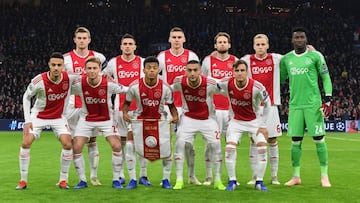 El Ajax posa antes del partido de Champions ante el Bayern