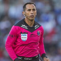 Luis Enrique Santander, uno de los tres silbantes contagiados por COVID-19