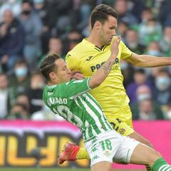 Andrés Guardado ve minutos en la derrota del Betis