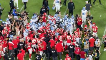 El enfrentamiento entre jugadores de Lions y Chiefs termino con tensión en el Campo, cuando Brian Branch lanzo un manotazo a un jugador rival que desencadeno el caos entre los equipos.