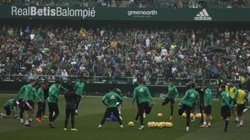 05/01/18 BETIS ENTRENAMIENTO SEGUIDORES APOYO EQUIPO DE CARA AL DERBI