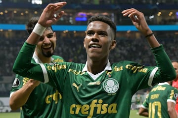 Palmeiras' forward Estevao Willian celebrates after scoring a goal during the Copa Libertadores group stage first leg football match between Brazil's Palmeiras and Uruguay's Liverpool at the Allianz Parque stadium in Sao Paulo, Brazil, on April 11, 2024. (Photo by NELSON ALMEIDA / AFP)