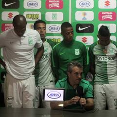 Higuita y el plantel respaldan a Juan Manuel Lillo