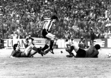 Fue en 1984, el Athletic dirigido por Javier Clemente buscaba el doblete frente al Barcelona de Maradona después de haber conseguido su segundo título de liga consecutivo.