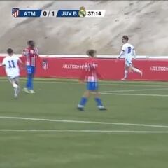 El hat-trick de César Palacios que dio el derbi al Juvenil B