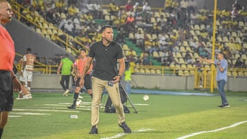 Sebastián Viera podría continuar como director técnico de Real Cartagena.