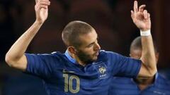 Francia golea y Benzema ve puerta 1.221 minutos después