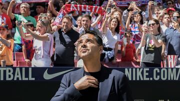 MADRID, 13/04/2024.-El entrenador del Girona Michel Sánchez, durante el partido de la jornada 31 de LaLiga EA Sports entre el Atlético de Madrid y el Girona, este sábado en el estadio Cívitas Metropolitano en Madrid.-EFE/ Kiko Huesca
