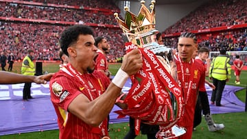 LIVERPOOL, ENGLAND - MAY 25: (THE SUN OUT. THE SUN ON SUNDAY OUT) Luis Diaz and Darwin Nunez of Liverpool celebrate with Premier League trophy, as Liverpool are crowned the Champions of the Premier League for the 2024/25 Season, following the Premier League match between Liverpool FC and Crystal Palace FC at Anfield on May 25, 2025 in Liverpool, England. (Photo by Liverpool FC/Liverpool FC via Getty Images)