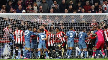 Durán suma minutos en remontada de Aston Villa.