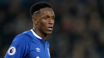 Yerry Mina durante el partido de Everton ante Cardiff City por Premier League