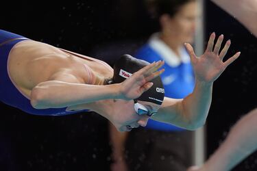 McIntosh amenaza a Mireia, Coll sigue a velocidad de crucero