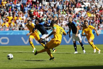 La polémica, el VAR y el triunfo de Francia ante Australia