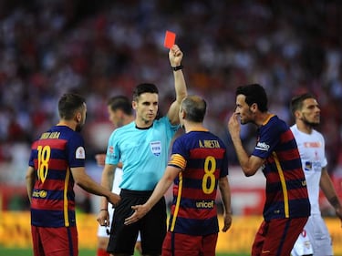 Three players sent off during Barcelona vs Sevilla
