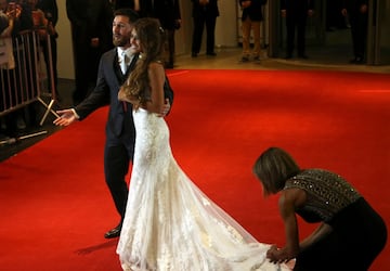 Argentine soccer player Lionel Messi and his wife Antonela Roccuzzo pose at their wedding in Rosario, Argentina, June 30, 2017. 