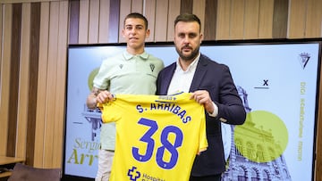 Sergio Arribas en su presentación como jugador del Cádiz.