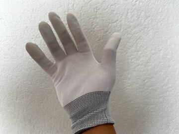 Un peque&ntilde;o gran detalle, guantes para ensamblarla