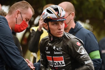 El ciclista belga Remco Evenepoel tras cruzar la l¨ªnea de llegada.