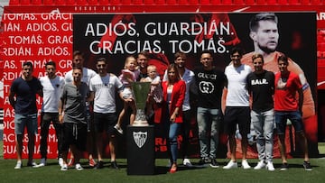 Mudo y Vaclik, junto a sus compañeros.