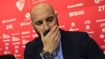 El emotivo adiós de Monchi: "A mi me late el escudo del Sevilla"