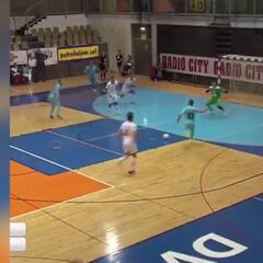 Ricardinho presume de este gol de vaselina en sus redes sociales