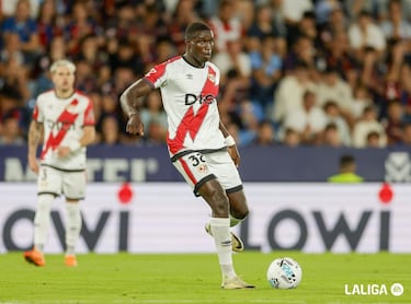 Unai Simón em ação defendendo o gol do Athletic