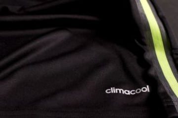 Negra y flúor, así es la nueva segunda equipación de la selección española de fútbol para el Mundial de Brasil 2014.