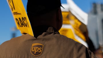 Drivers and warehouse workers at UPS have voted to strike starting 1 August if Teamster negotiators and the company management can’t reach an agreement.