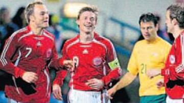 <b>DOBLETE. </b>Tomasson, capitán de Dinamarca, celebra el primer tanto del encuentro.