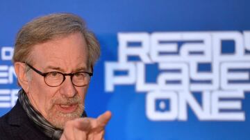 Spielberg critica a Warner por arrojar a sus amigos cineastas “debajo de un autobús”