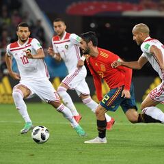 España ataca por la izquierda y Rusia vuela a la contra y por alto