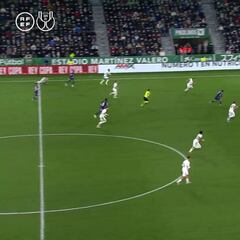 Muchos han puesto el grito en el cielo por esto: escuchen cómo sonó el gol de Hazard en Elche...