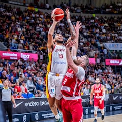 Izan Almansa se doctora con España