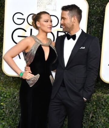 Ryan Reynolds y Blake Lively a su llegada a la ceremonia de los Globos de Oro.