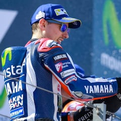 A Lorenzo le pilló por sorpresa la disculpa de Márquez y se rio