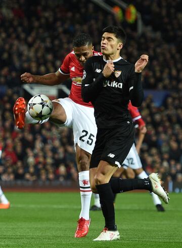 Joaquín Correa con Antonio Valencia.