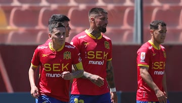 Futbol, Union Espanola vs Huachipato
Fecha 24, Liga de Primera 2025.
El jugador de Union Espanola Pablo Aranguiz, izquierda, celebra su gol contra Huachipato durante el partido por la primera division disputado en el estadio Santa Laura en Santiago, Chile.
12/10/2025
Felipe Zanca/Photosport
Football, Union Espanola vs Huachipato.
24st turn, Division League 2025.
Union EspanolaÕs player Pablo Aranguiz, left , celebrate his goal against Huachipato during the first division match held at the Santa Laura stadium in Santiago, Chile.
12/10/2025
Felipe Zanca/Photosport