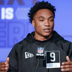 Novato no reclutado de los Patriots promete jugar como wide receiver, quarterback y running back