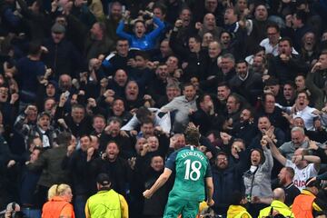  4-3. Fernando Llorente celebró el tercer gol.