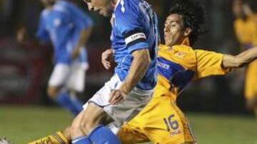 <b>OFERTA.</b> El presidente del Espanyol, Daniel Sánchez Llibre, confirmó hoy que el club catalán ha presentado al Cruz Azul mexicano una oferta por el centrocampista Gerardo Torrado.