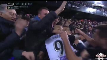 Zaza y Rodrigo celebran el gol.